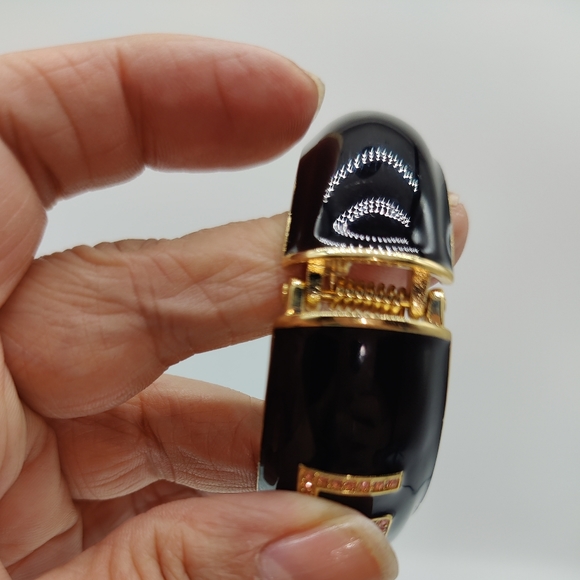 SOLD LOVE BITES BETSEY JOHNSON Spring Cuff Statement Bracelet - Picture 8 of 10